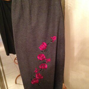 GRAY SKIRT SIZE 6